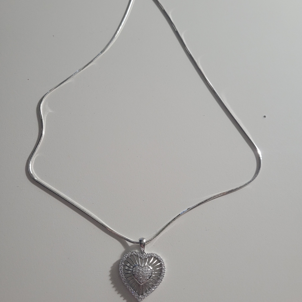 Necklace - Picture 2 of 4